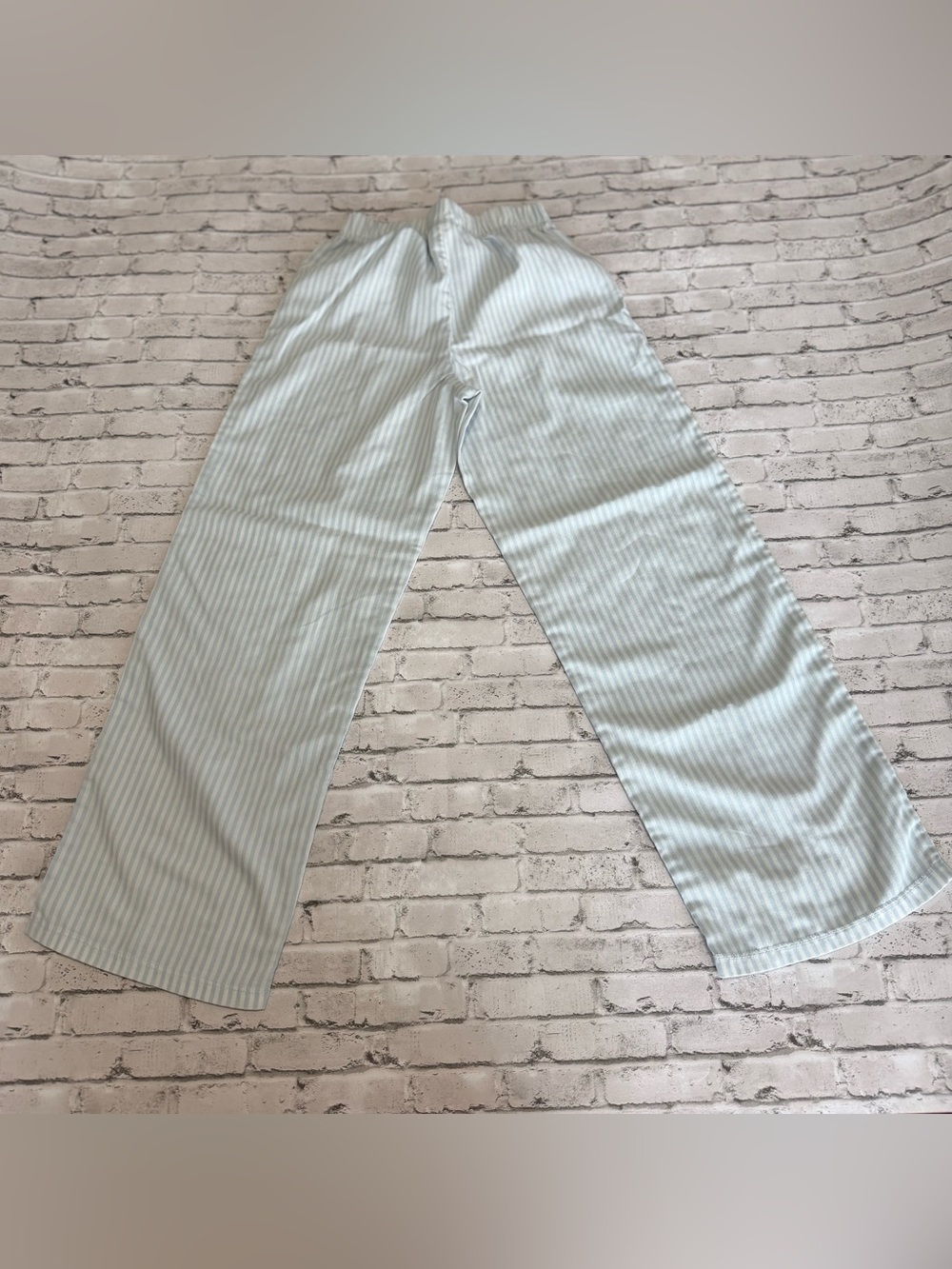 Art Class Girls Light Blue & White Pinstripe Pajama Pants Size Medium